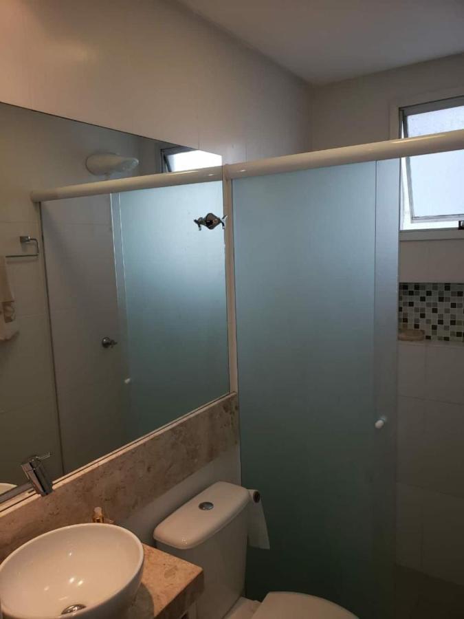 Balneario Camboriu - edificio Las Vegas - Apartamento arejado e reformado - 2 quartos - 2 banheiros - Próximo da Praia - Portaria 24h - Garagem Privativa *