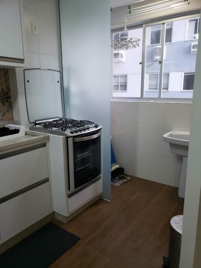 Balneario Camboriu - edificio Las Vegas - Apartamento arejado e reformado - 2 quartos - 2 banheiros - Próximo da Praia - Portaria 24h - Garagem Privativa