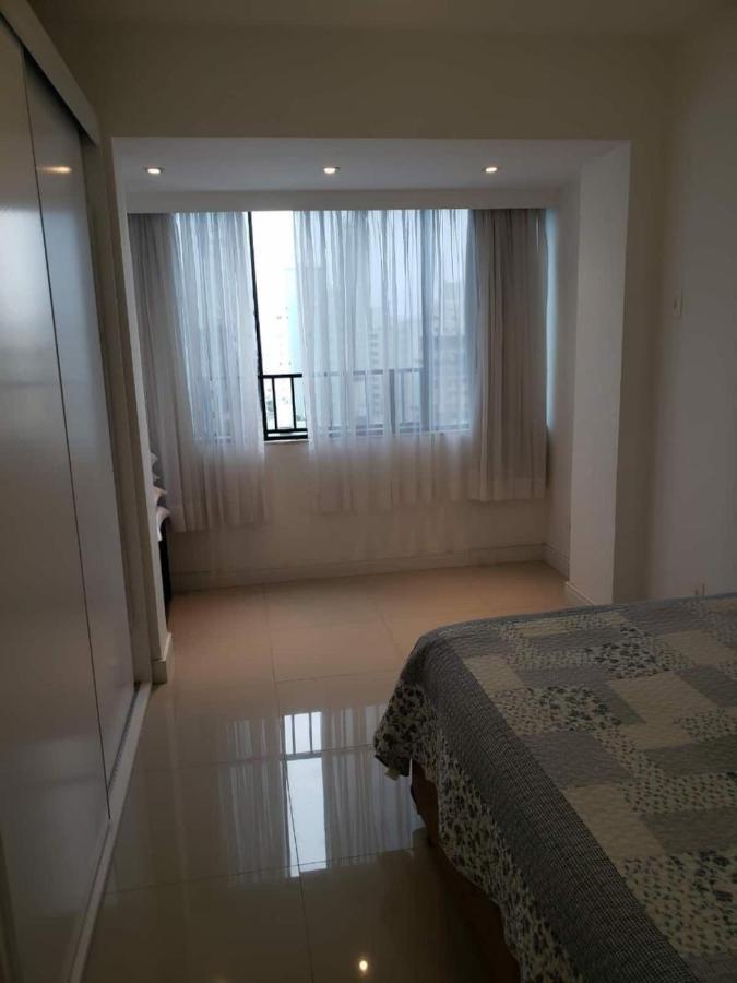 Balneario Camboriu - edificio Las Vegas - Apartamento arejado e reformado - 2 quartos - 2 banheiros - Próximo da Praia - Portaria 24h - Garagem Privativa *