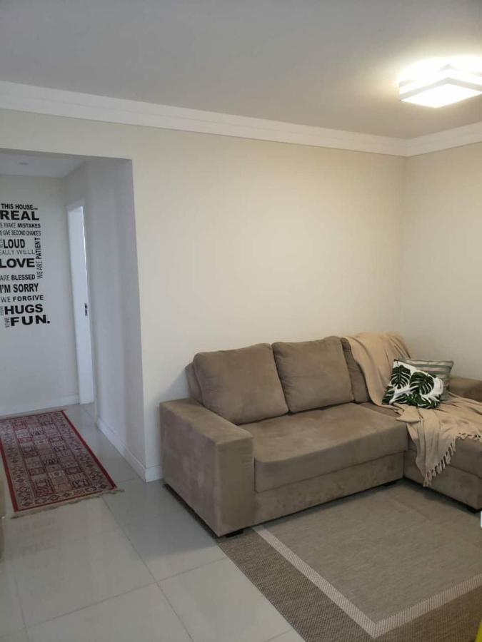 Apartamento Balneario Camboriu - edificio Las Vegas - Apartamento arejado e reformado - 2 quartos - 2 banheiros - Próximo da Praia - Portaria 24h - Garagem Privativa *